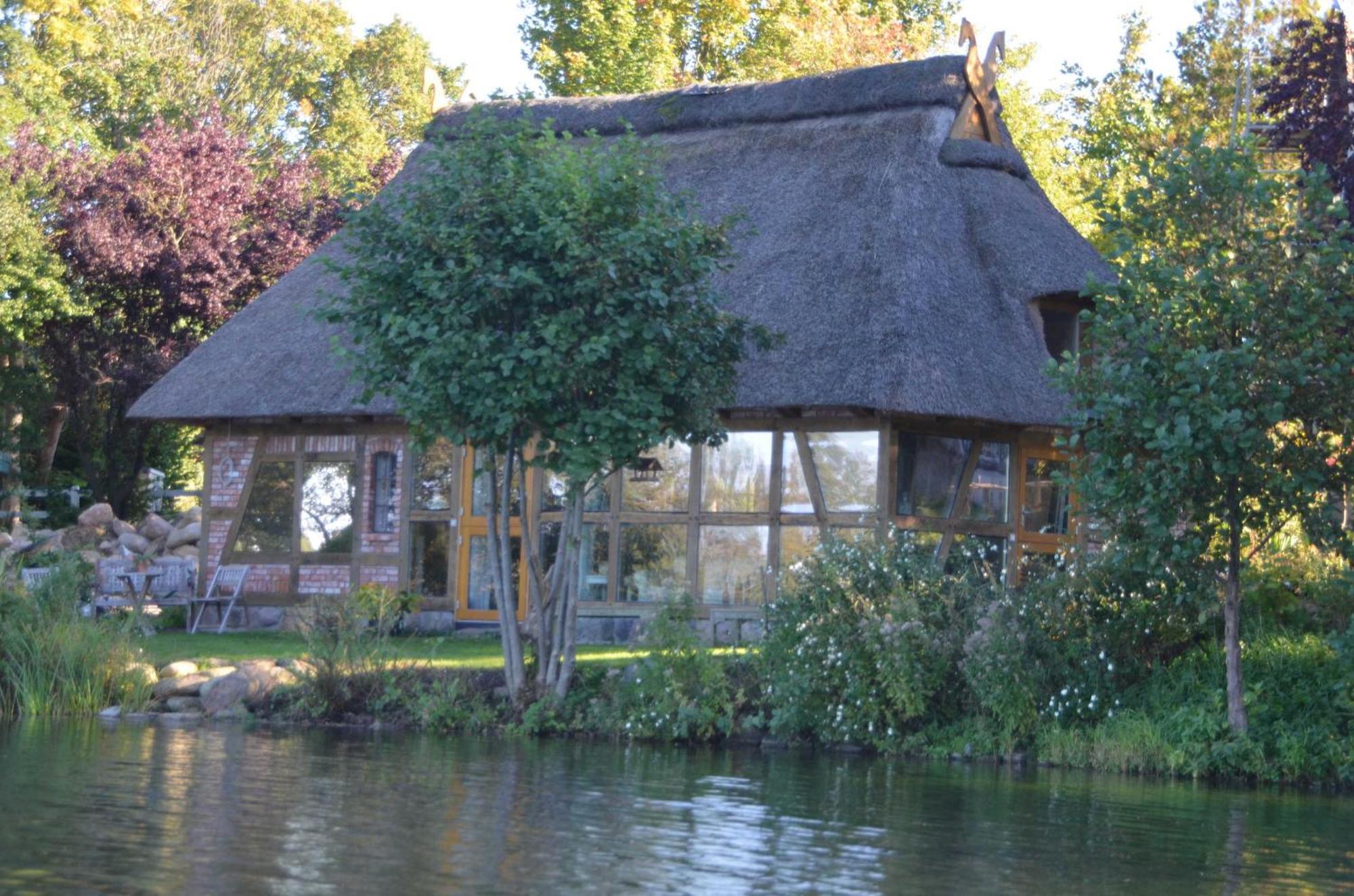 Reetdachkate Auf Gestuet Schierensee Grebin Экстерьер фото
